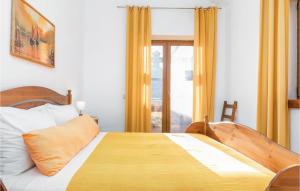 Cozy Home In Cabrunici With Wifi