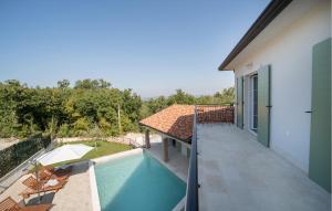 Awesome Home In Crklada With Wifi