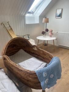 Charming rooftop apartment in Uhre