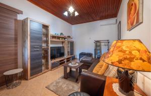 Amazing Home In Plomin With Wi-Fi 