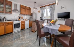 Amazing Home In Plomin With Wi-Fi 