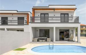 Gorgeous Home In Labin