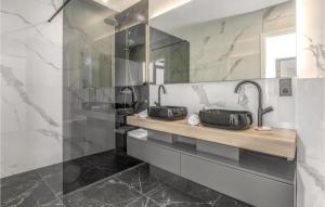 Gorgeous Home In Labin