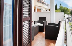 2 Bedroom Cozy Apartment In Rovinj