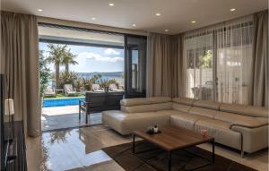 Beautiful Apartment In Crikvenica