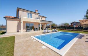 Beautiful Home In Nedescina