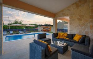 Beautiful Home In Nedescina 