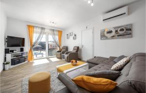 Beautiful Home In Nedescina 