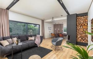 Stunning Home In Pula 