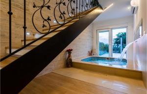 Cozy Home In Klimno With Wifi 