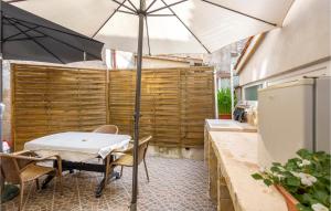 1 Bedroom Stunning Apartment In Cres