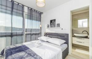 3 Bedroom Beautiful Home In Njivice