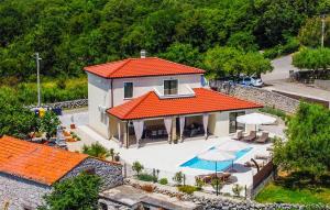 Awesome Home In Bajcici With Wifi