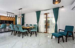 Awesome Home In Bajcici With Wifi