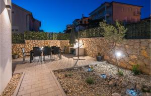 Beautiful Home In Njivice With Wifi