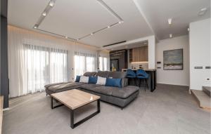 Cozy Home In Lun With Sauna 