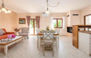 Cozy Home In Vidasovi Stani