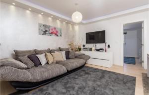 Lovely Home In Kolanjski Gajac With Wifi 