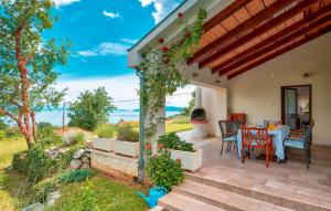 Awesome Home In Icici With Wifi 