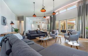 Four-Bedroom Holiday Home In Veprinac