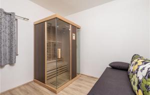 Gorgeous Home In Rukavac With Kitchen