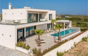 Awesome Home In Vodice