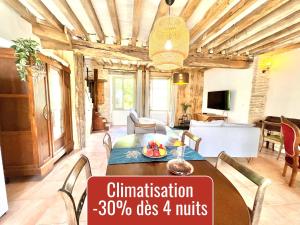 Maisons de vacances Baolocation Bouhy - Ideal famille & groupe d-amis -16min Guedelon - Wifi : Maison 3 Chambres