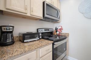 Penthouse! Beautiful Views! Newly Remodeled and Listed!