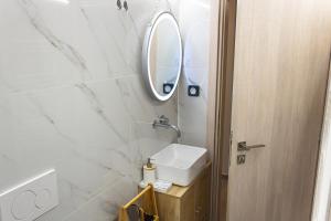 Fresh Apartment Near Acropolis Fast WiFi