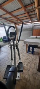 Habitación privada y baño compartido en casa familiar