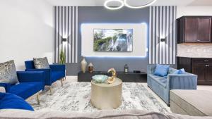 TheaterGame Room 10br Villa w Pool Spa Disney!