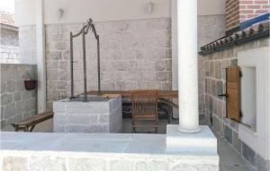 Gorgeous Apartment In Slatine With Wifi