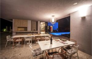 Cozy Home In Donji Prolozac With Sauna 