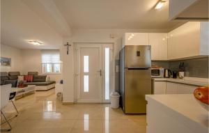 Lovely Home In Sevid With Wifi