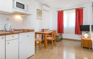 Amazing Apartment In Baska Voda 