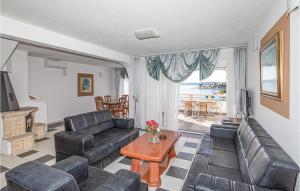 Awesome Apartment In Okrug Gornji