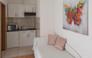 1 Bedroom Amazing Apartment In Poljica