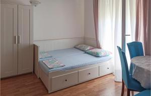 1 Bedroom Amazing Apartment In Poljica 