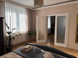 Bright apartment with parking near Schönbrunn