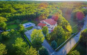 Cozy Home In Gornji Vinjani With Wi-Fi