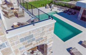 Gorgeous Home In Cera With Wifi