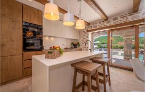 Gorgeous Home In Cera With Wifi
