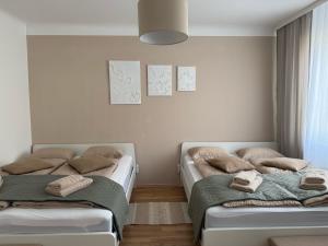 Bright apartment with parking near Schönbrunn