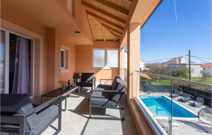 Cozy Home In Kastel Stari 