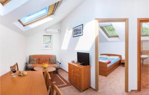 Beautiful Apartment In Baska Voda