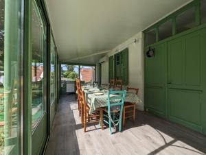 Maisons de vacances Grande maison familiale de charme Vic-Sur-Cere 9ch : photos des chambres