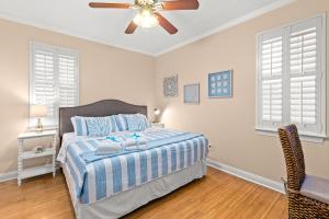 Expertly Decorated Family Home, Steps to Beach w a Private Heated Pool & Spa!