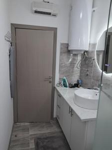 House-Vintage Hill Inn