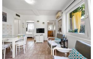 2 Bedroom Nice Home In Brodarica