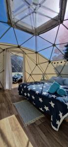 Tentes de luxe Hebergement insolite en bulle et spa : photos des chambres